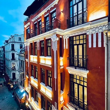 Ruz Hotels Istambul Exterior foto The hotel at night