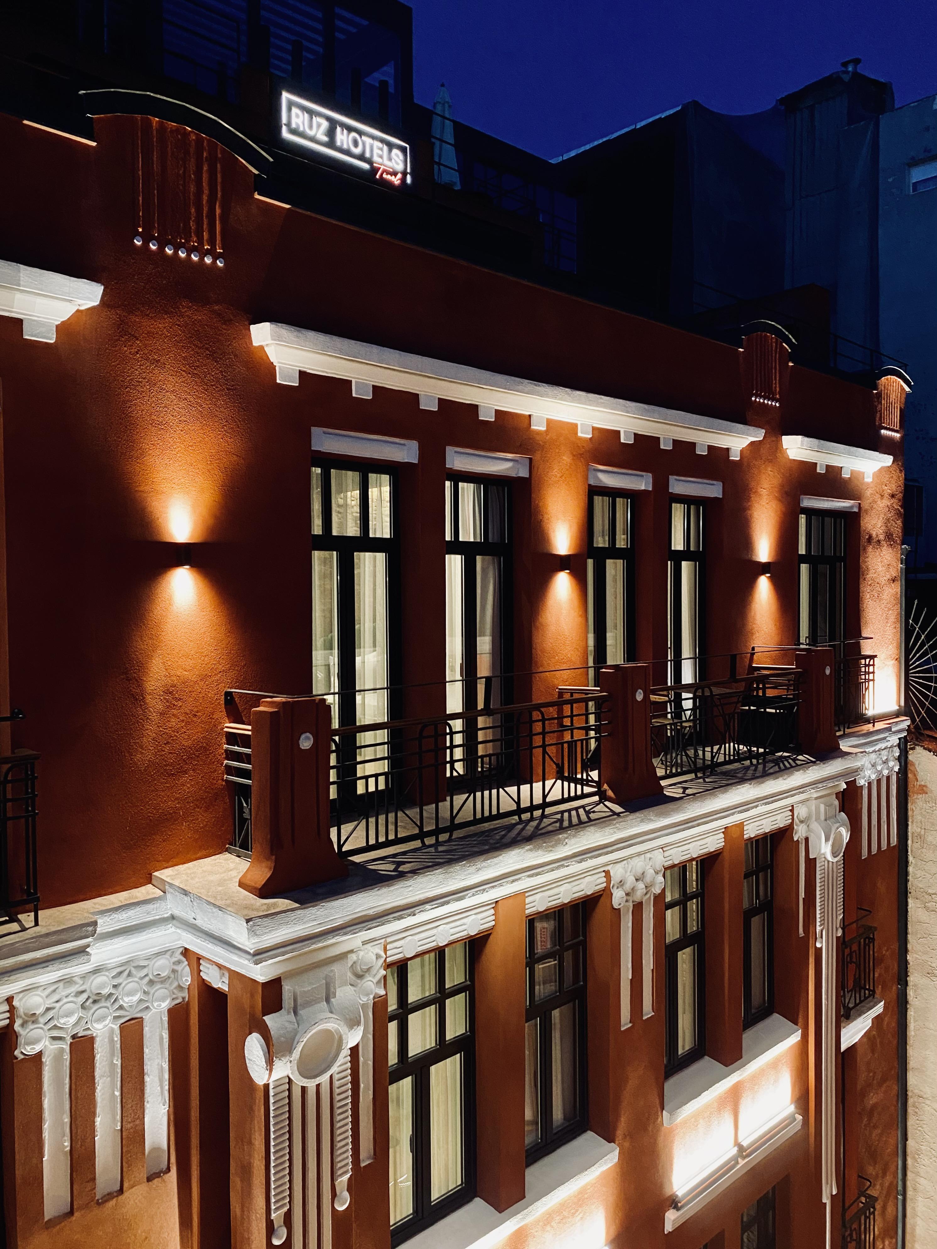 Ruz Hotels Istambul Exterior foto The balcony of the hotel