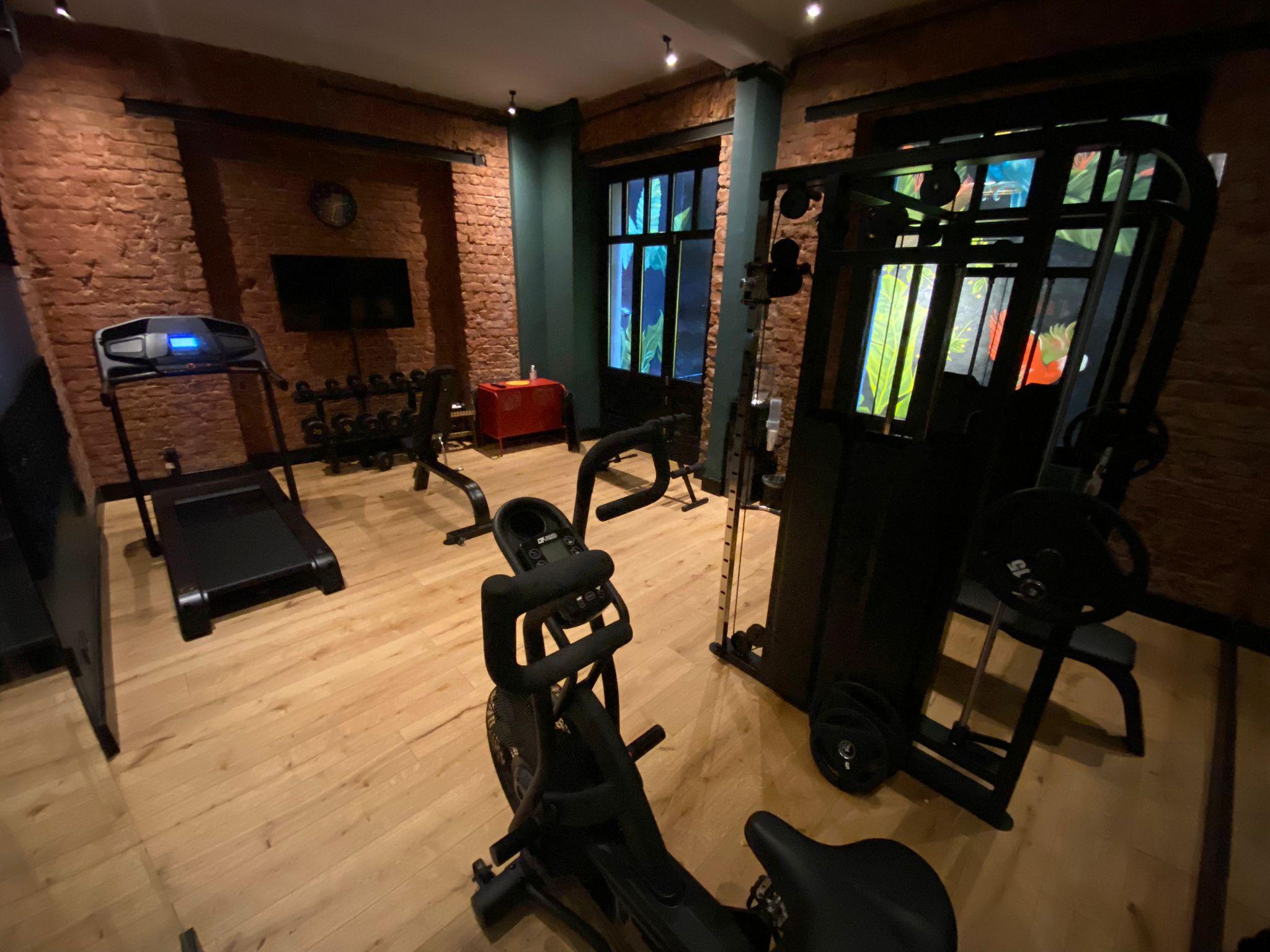 Ruz Hotels Istambul Exterior foto A home gym